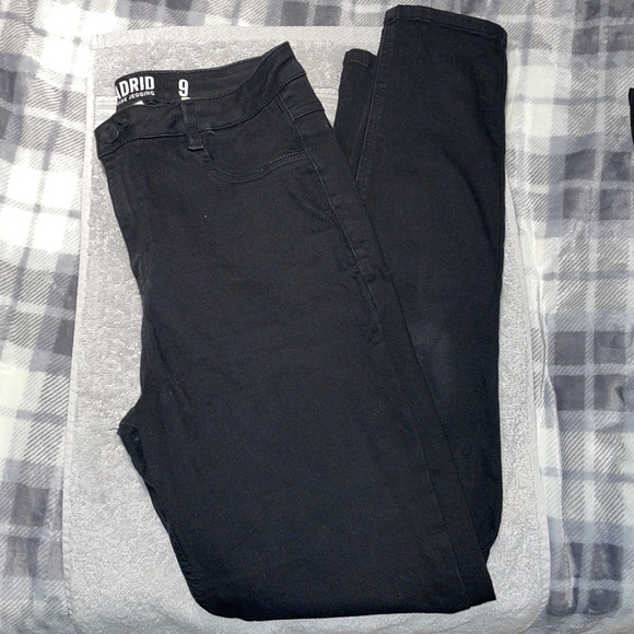 High rise black skinny jegging 🖤 - Picture 1 of 4